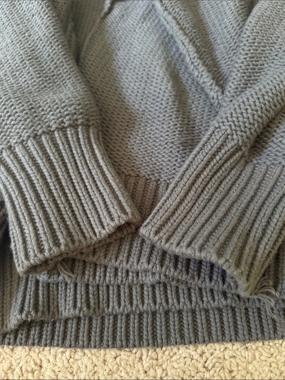 Free People Alli  oversized V-Neck chunk Knit Sweater gray size large